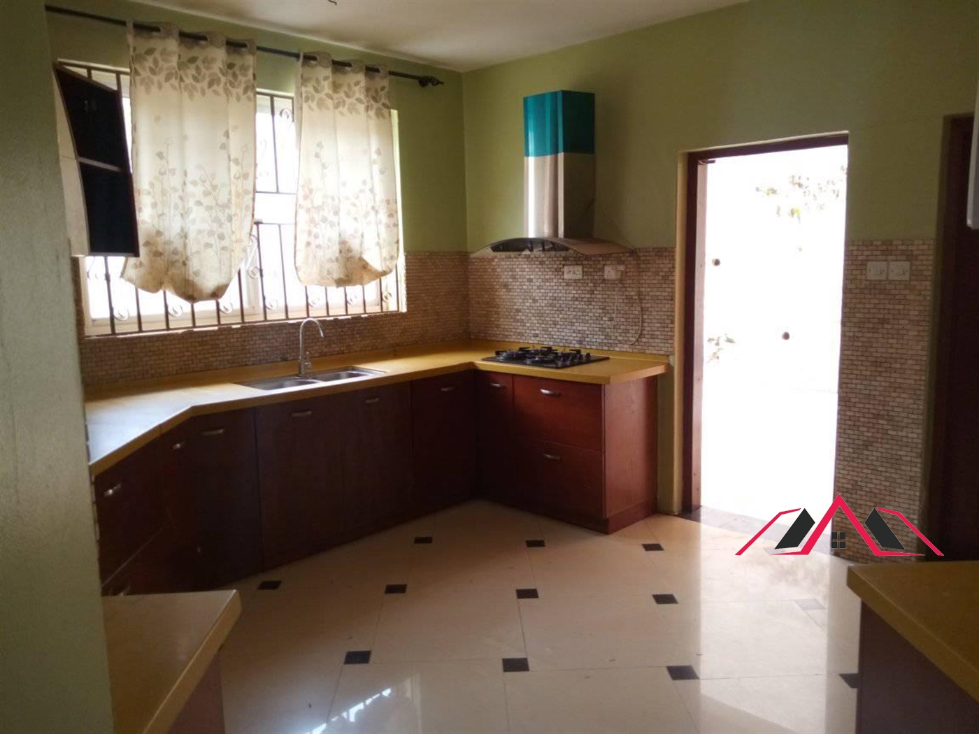 Bungalow for rent in Naguru Kampala