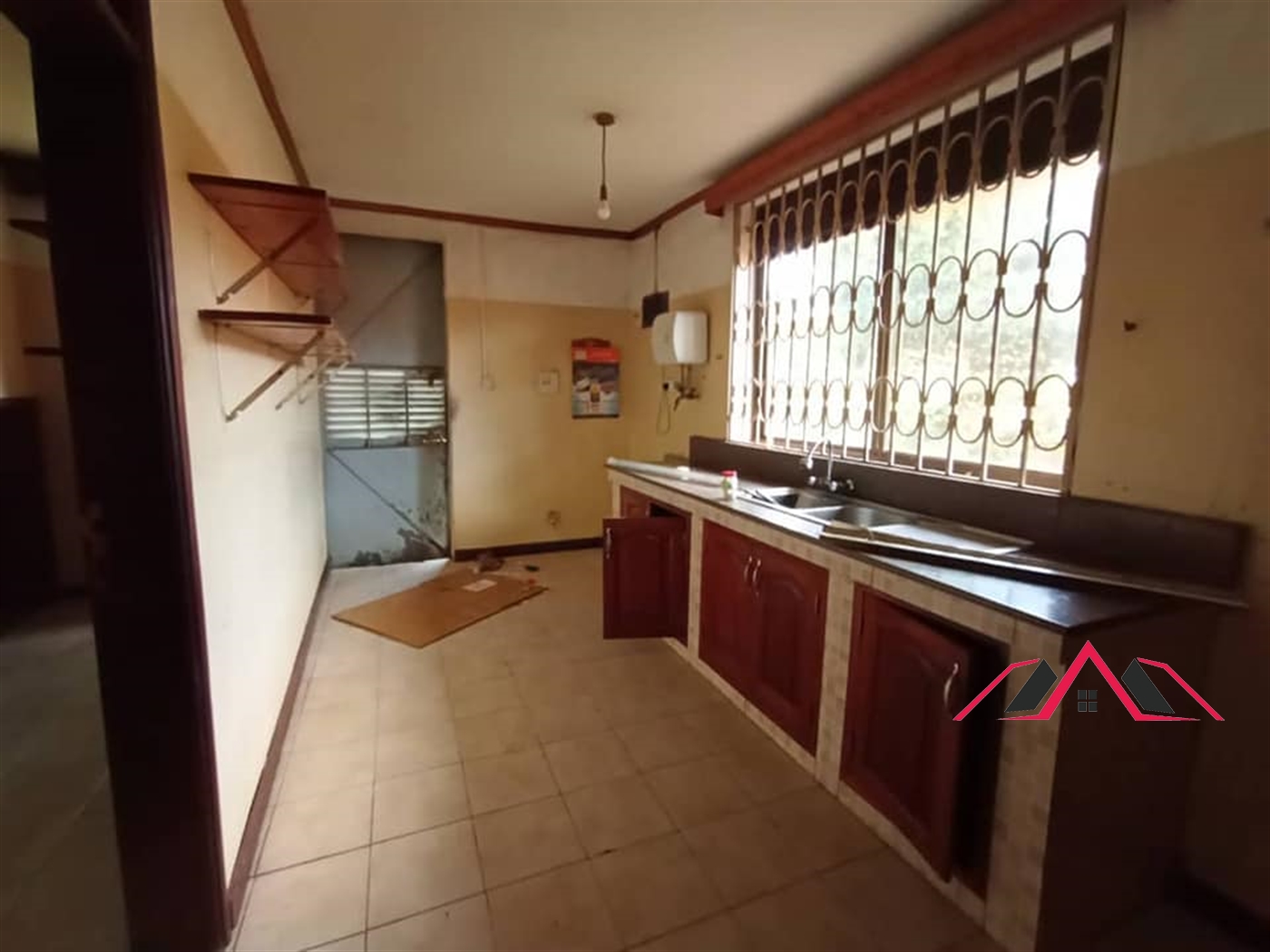 Mansion for rent in Muyenga Kampala