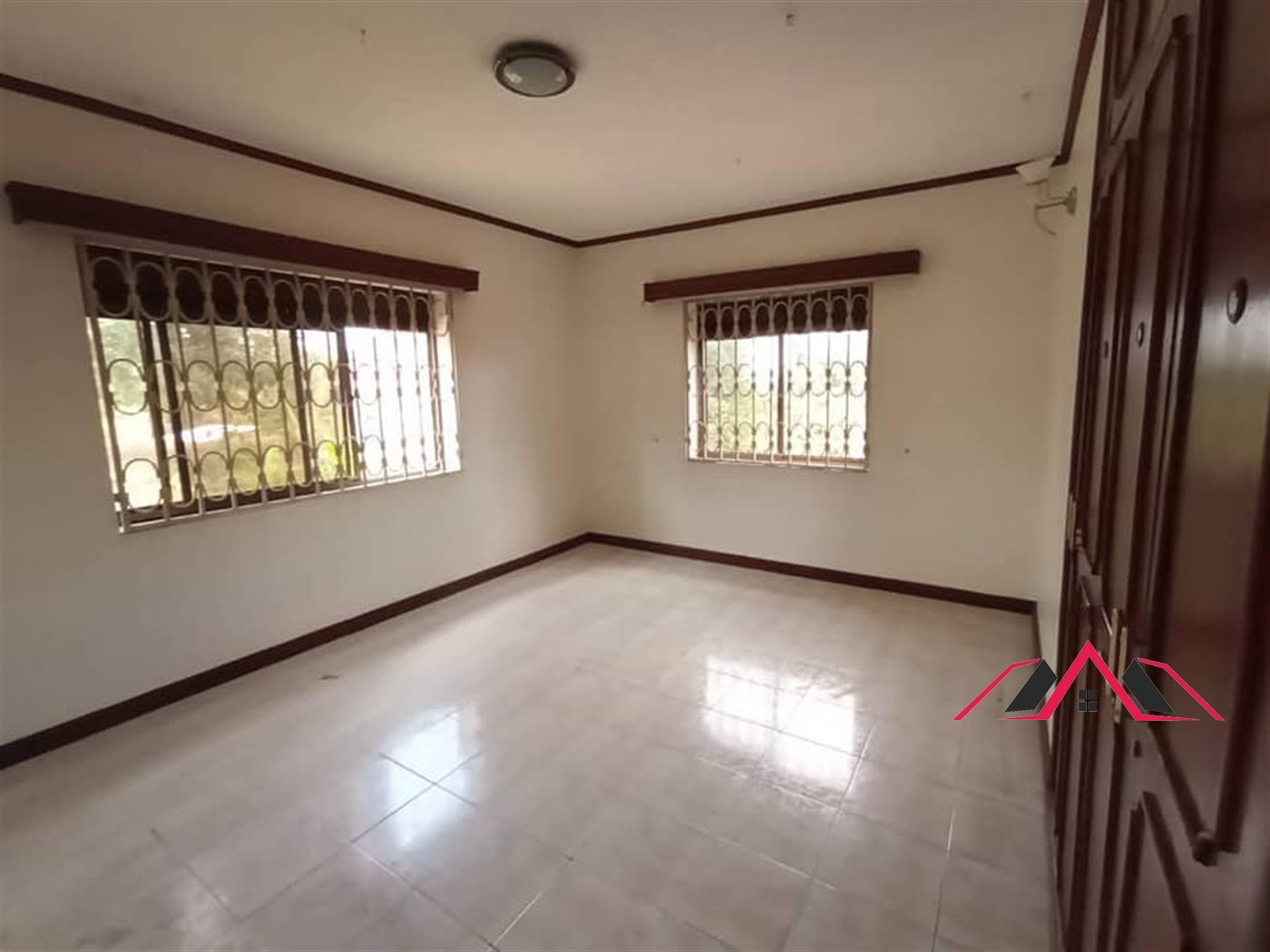 Mansion for rent in Muyenga Kampala