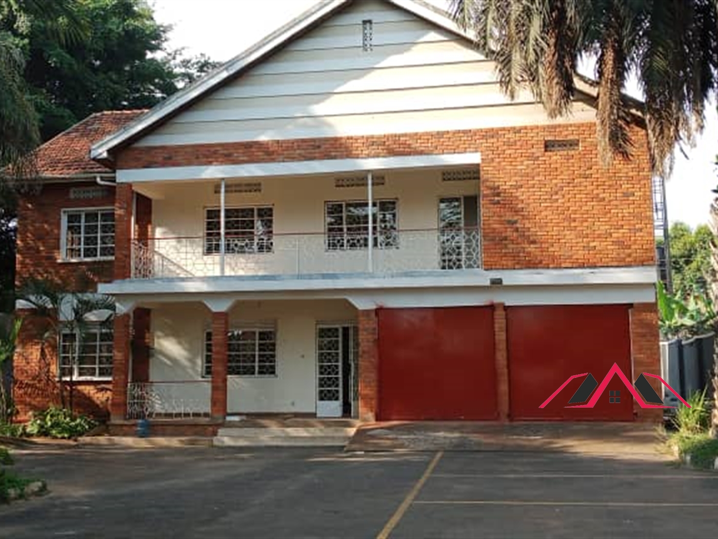 Bungalow for rent in Bugoloobi Kampala