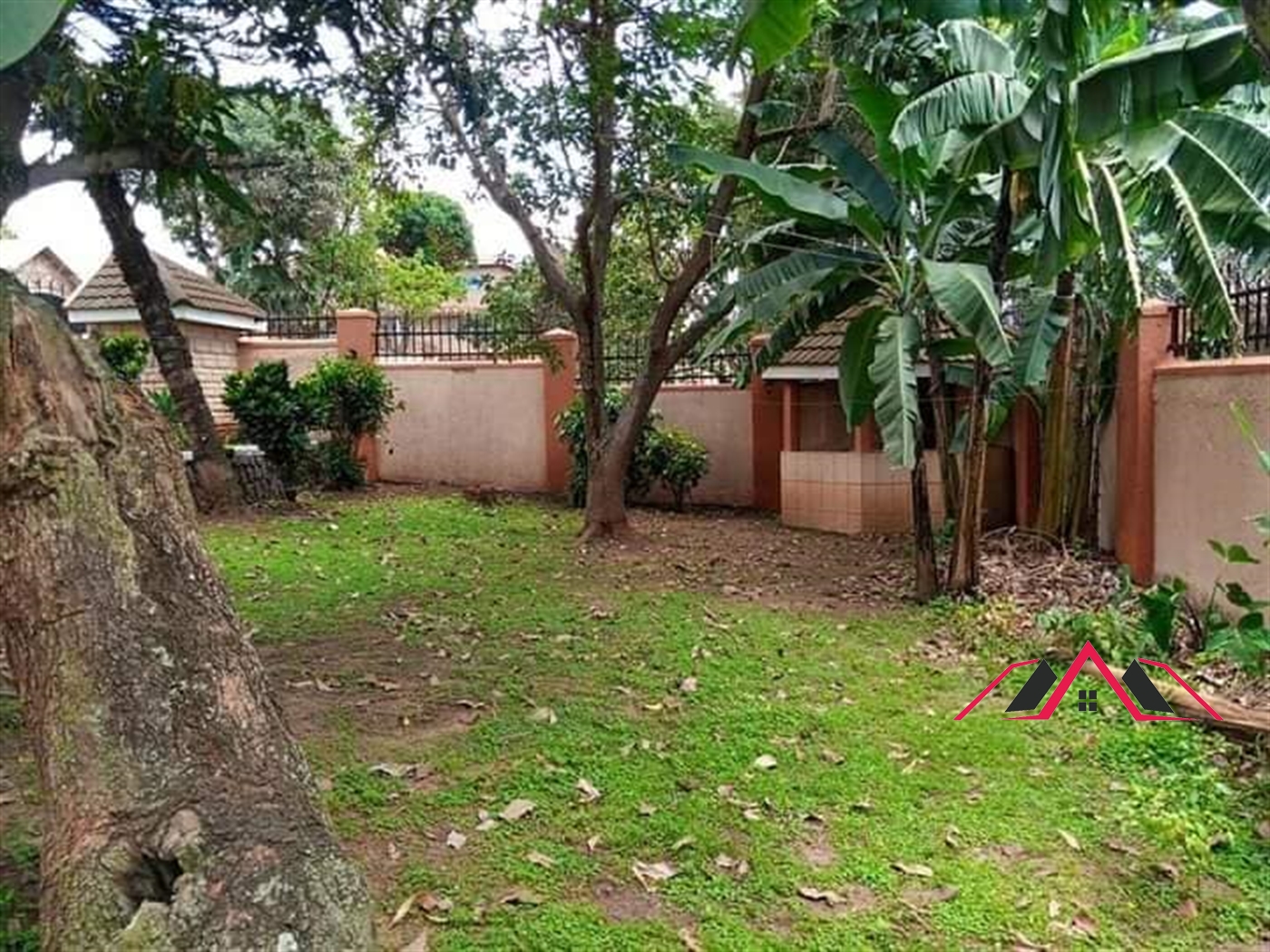 Bungalow for rent in Kisaasi Kampala