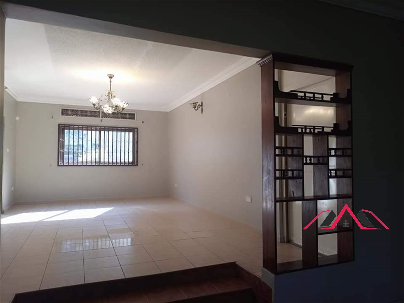 Bungalow for sale in Bugoloobi Kampala