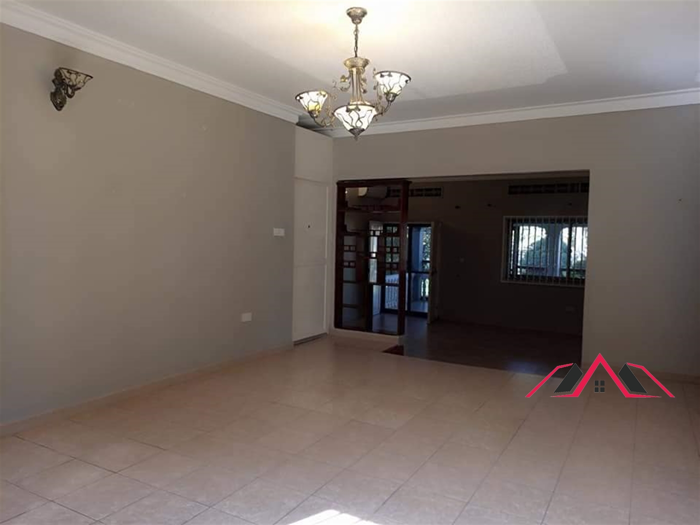 Bungalow for sale in Bugoloobi Kampala