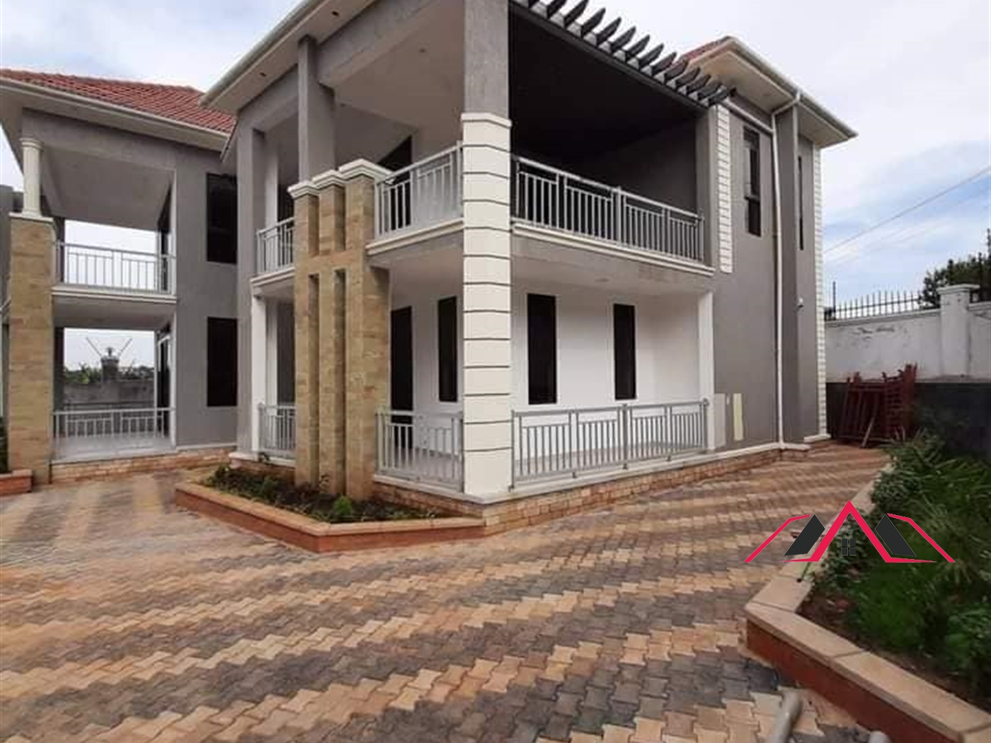 Mansion for sale in Kiwaatule Kampala