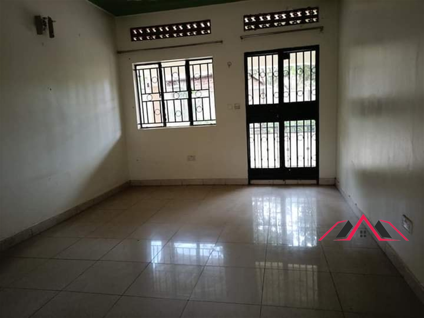 Bungalow for rent in Kyaliwajjala Kampala