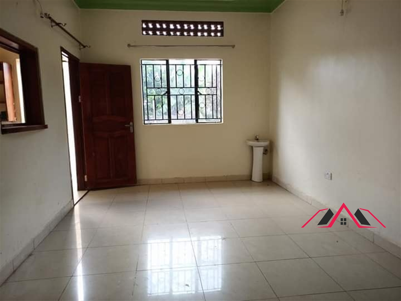 Bungalow for rent in Kyaliwajjala Kampala