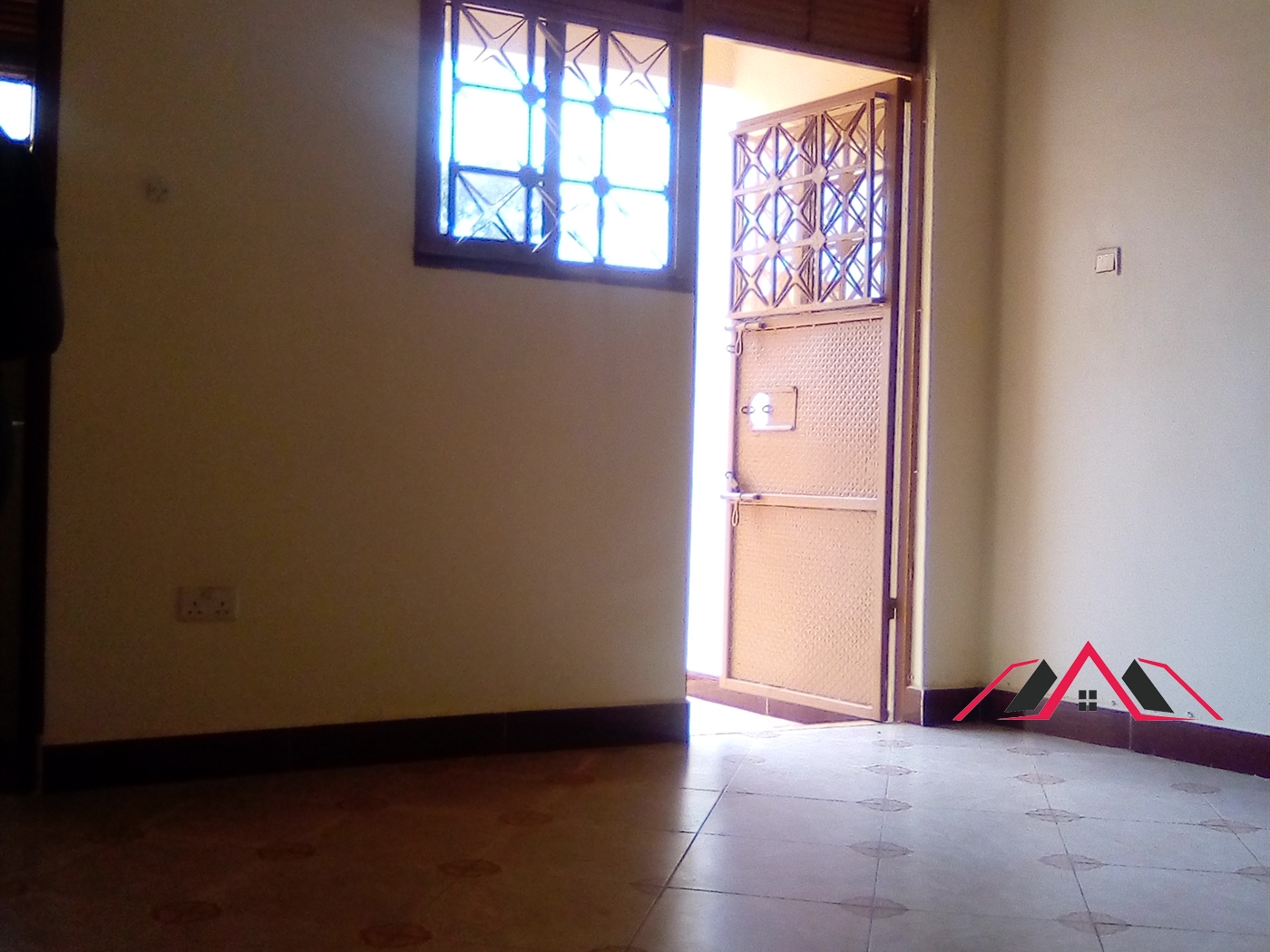 Semi Detached for rent in Bweyogerere Wakiso