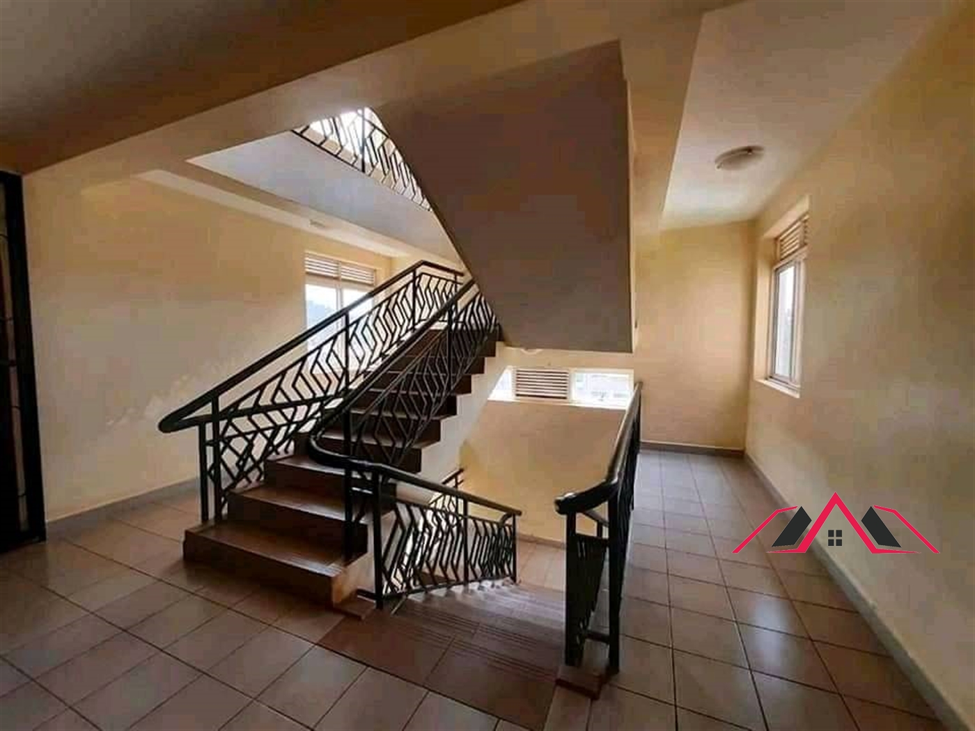 Apartment for sale in Bugoloobi Kampala