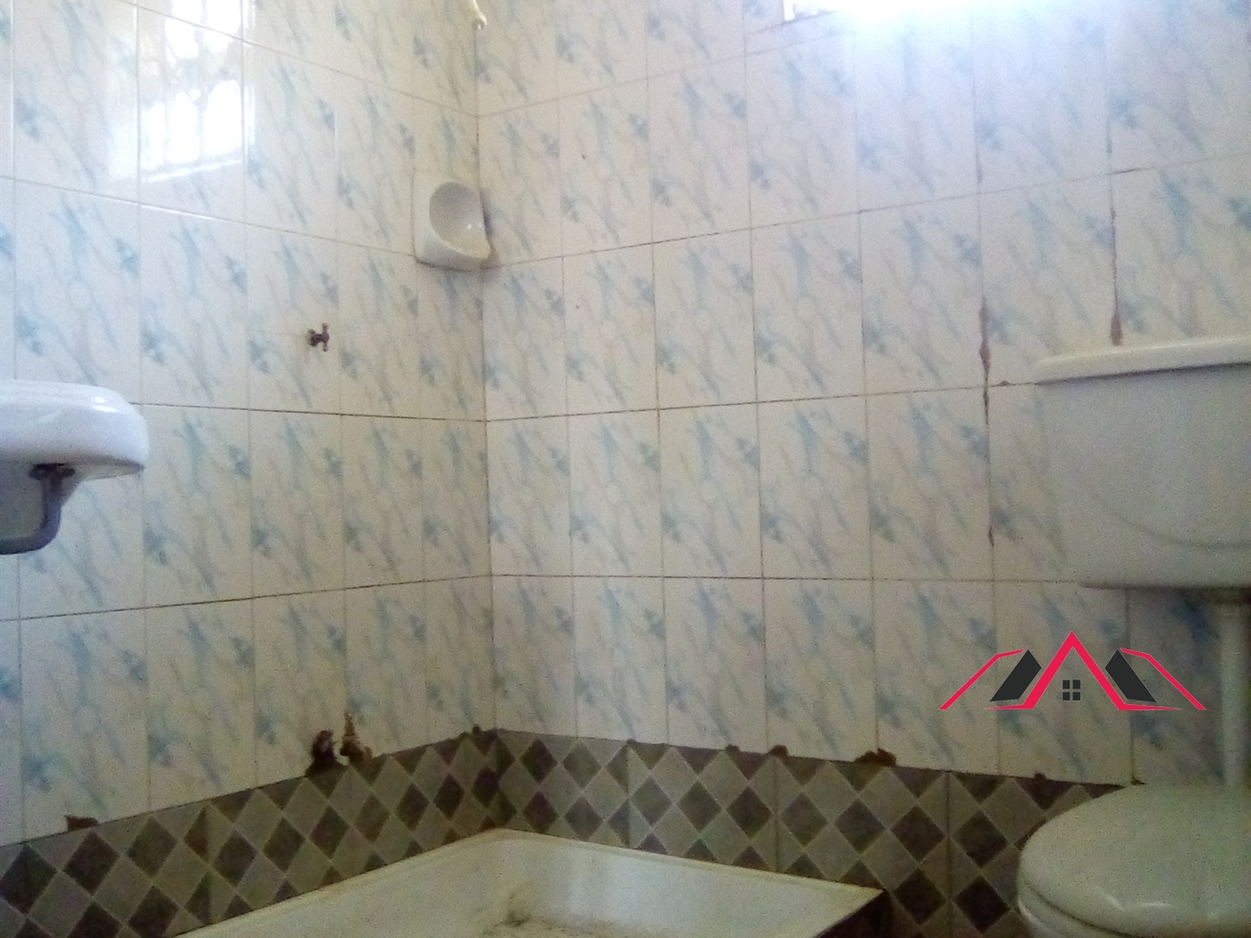 Semi Detached for rent in Kyaliwajjala Kampala