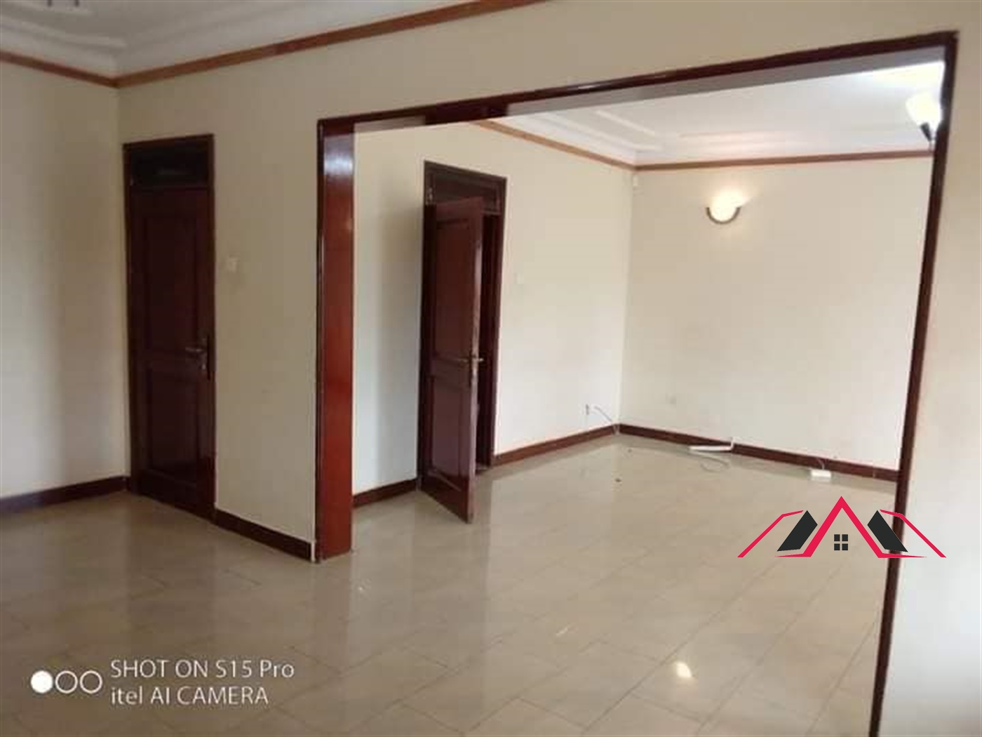 Bungalow for rent in Kiwaatule Kampala