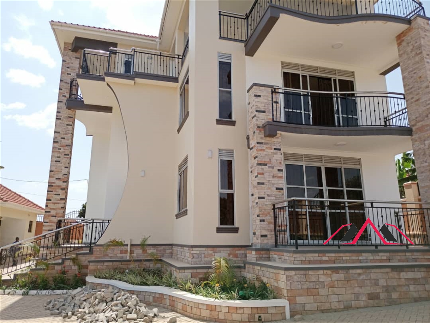 Mansion for sale in Munyonyo Kampala