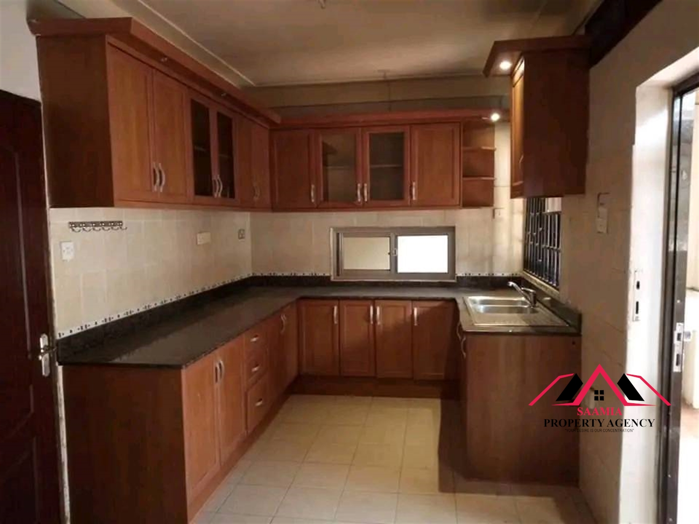 Bungalow for rent in Bugoloobi Kampala