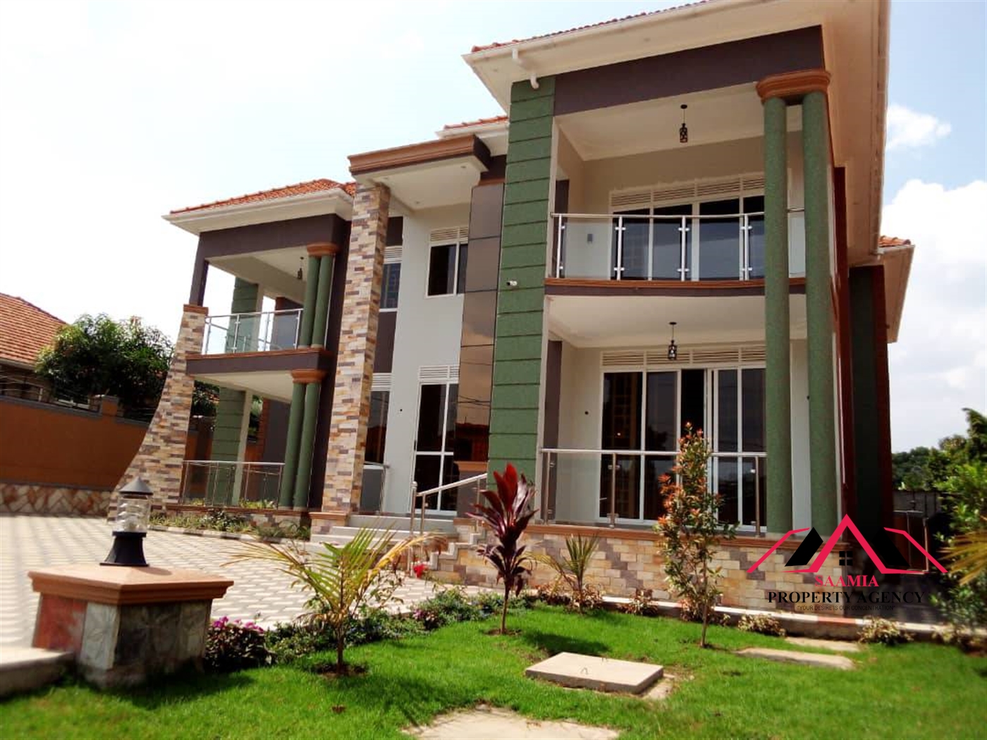 Mansion for sale in Kira Wakiso