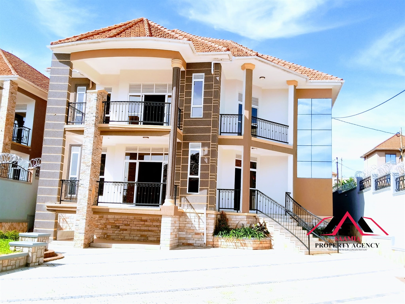 Mansion for sale in Kira Wakiso