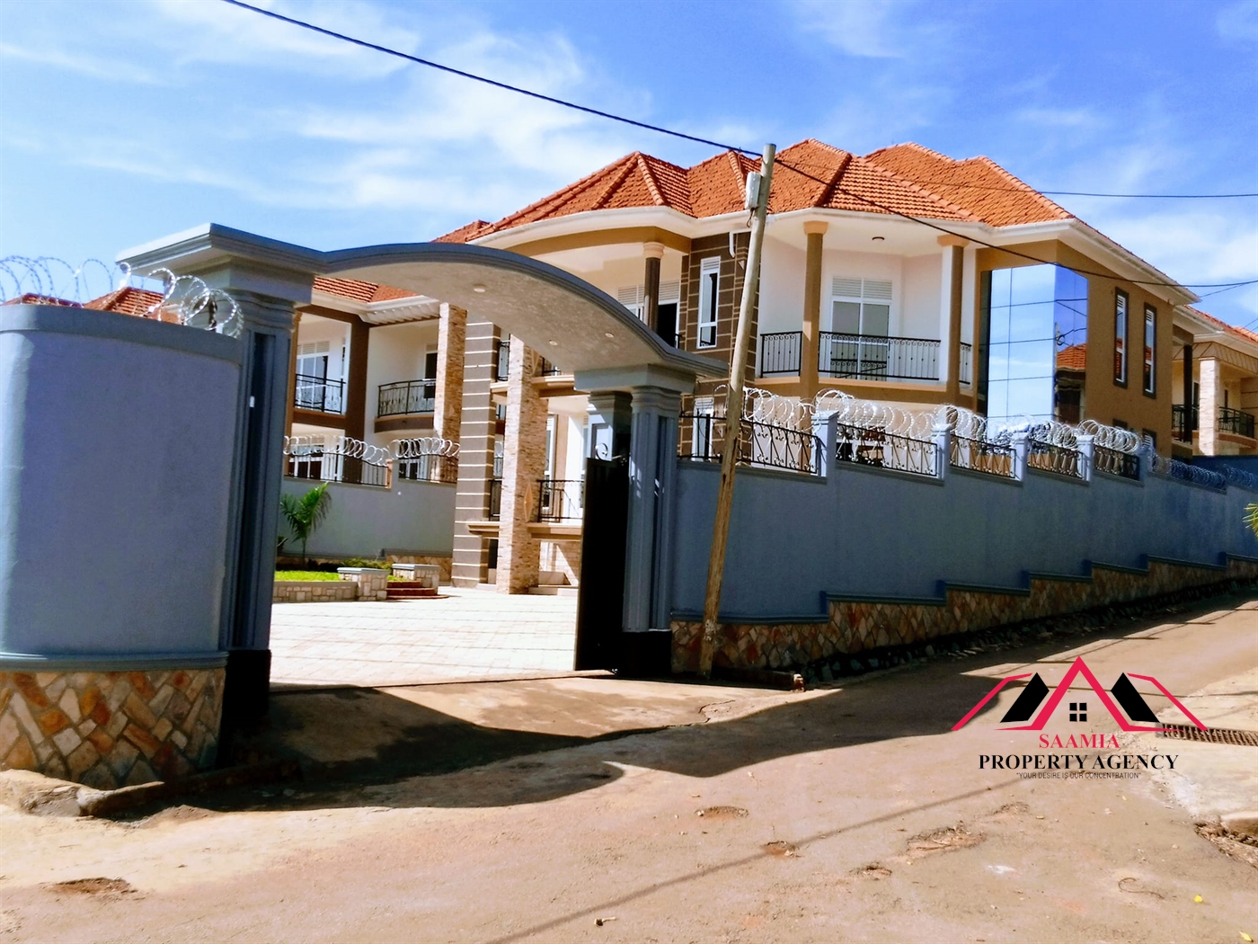 Mansion for sale in Kira Wakiso