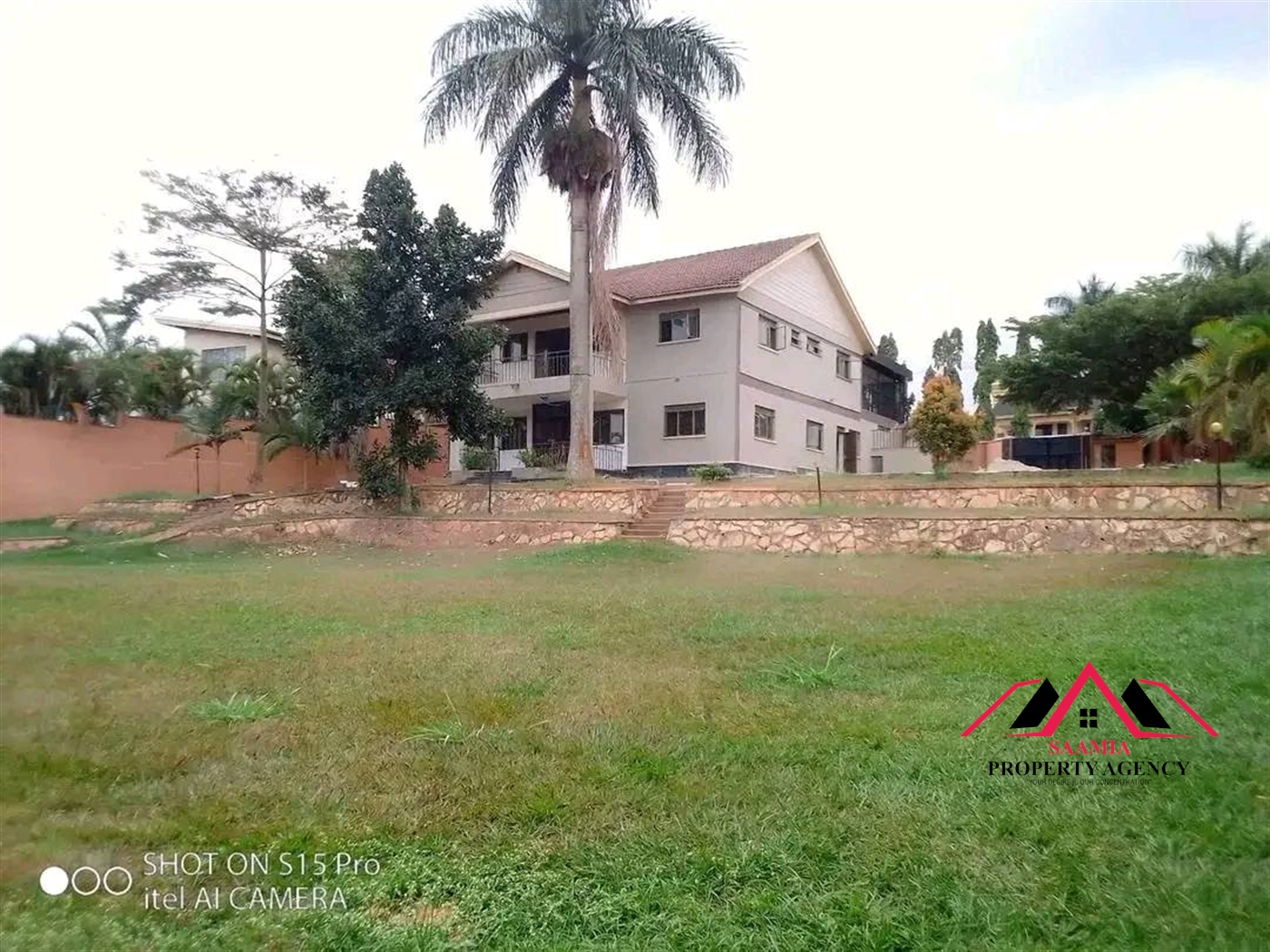 Storeyed house for rent in Bugoloobi Kampala