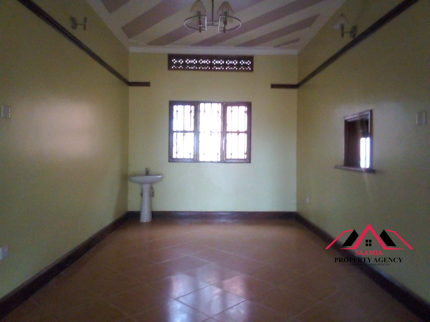 Bungalow for rent in Kiwaatule Kampala