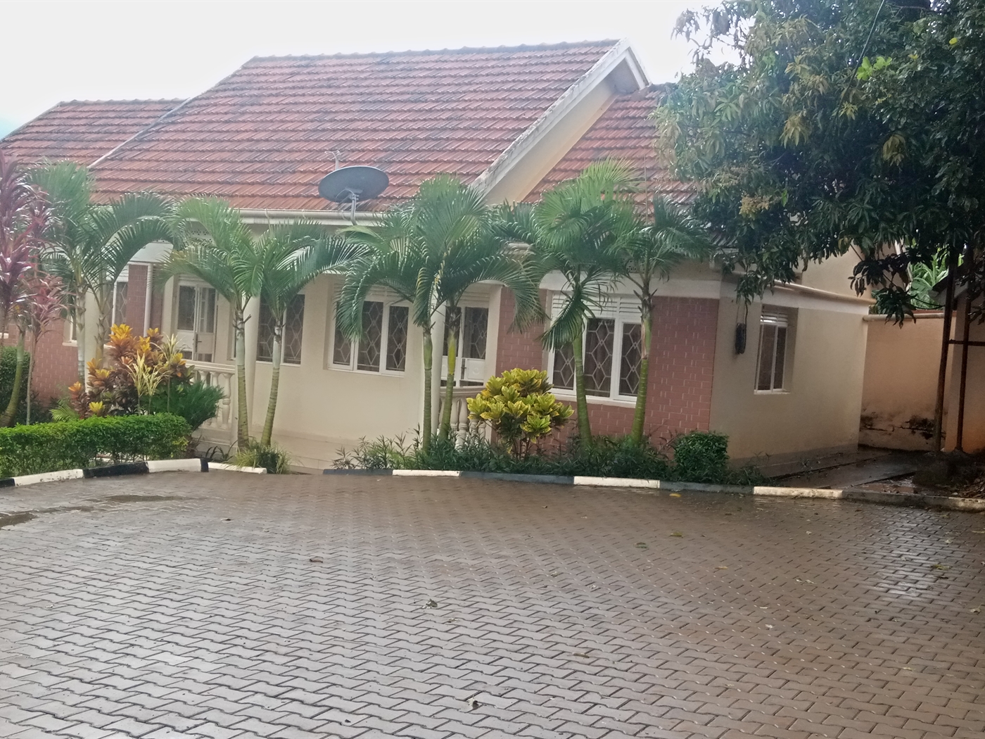 Bungalow for rent in Kirinya Wakiso