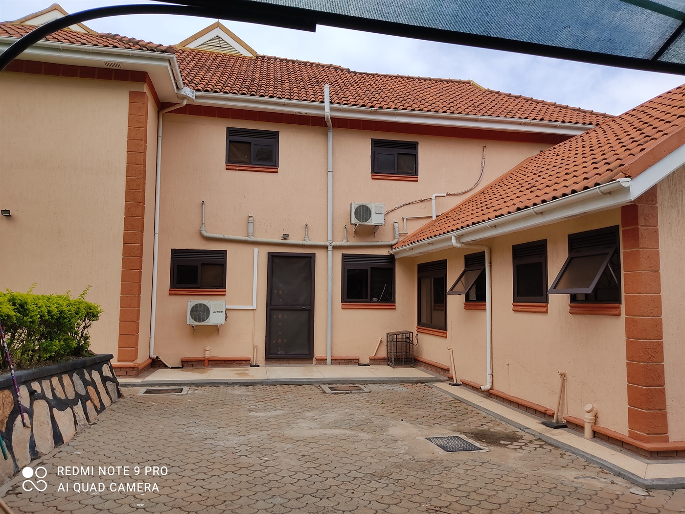 Storeyed house for rent in Bugoloobi Kampala