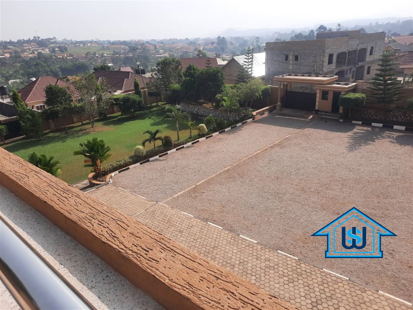 Mansion for sale in Lweza Mukono