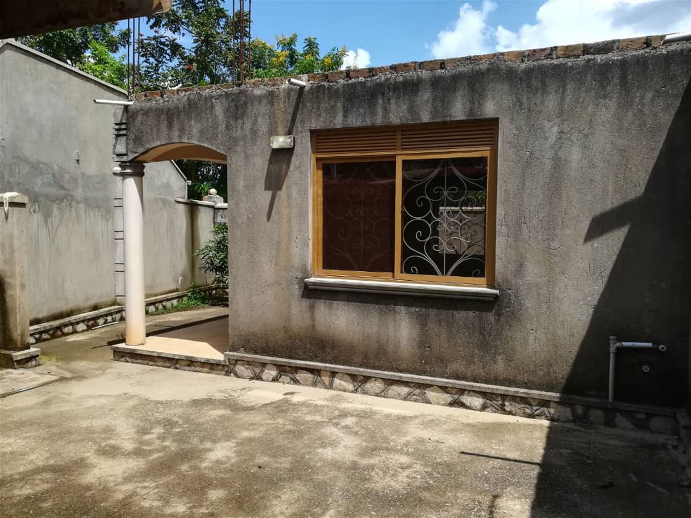 Storeyed house for rent in Namilyango Mukono