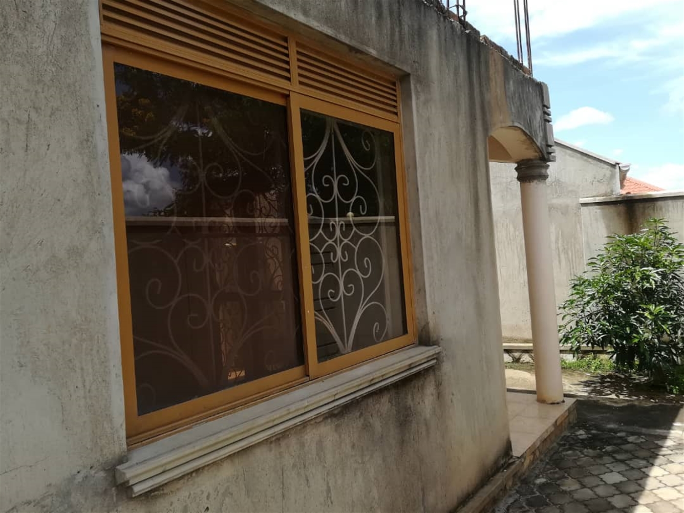 Storeyed house for rent in Namilyango Mukono