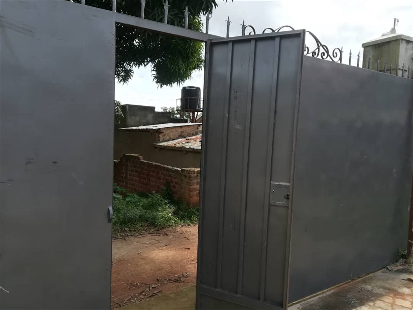 Storeyed house for rent in Namilyango Mukono