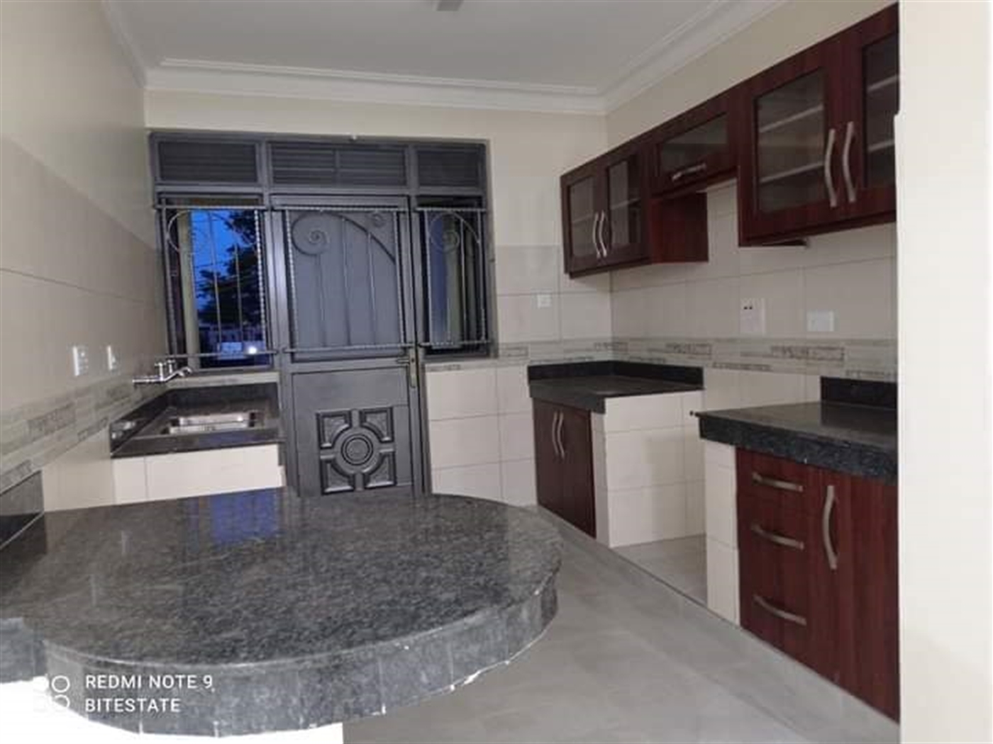 Apartment for rent in Kiwaatule Kampala