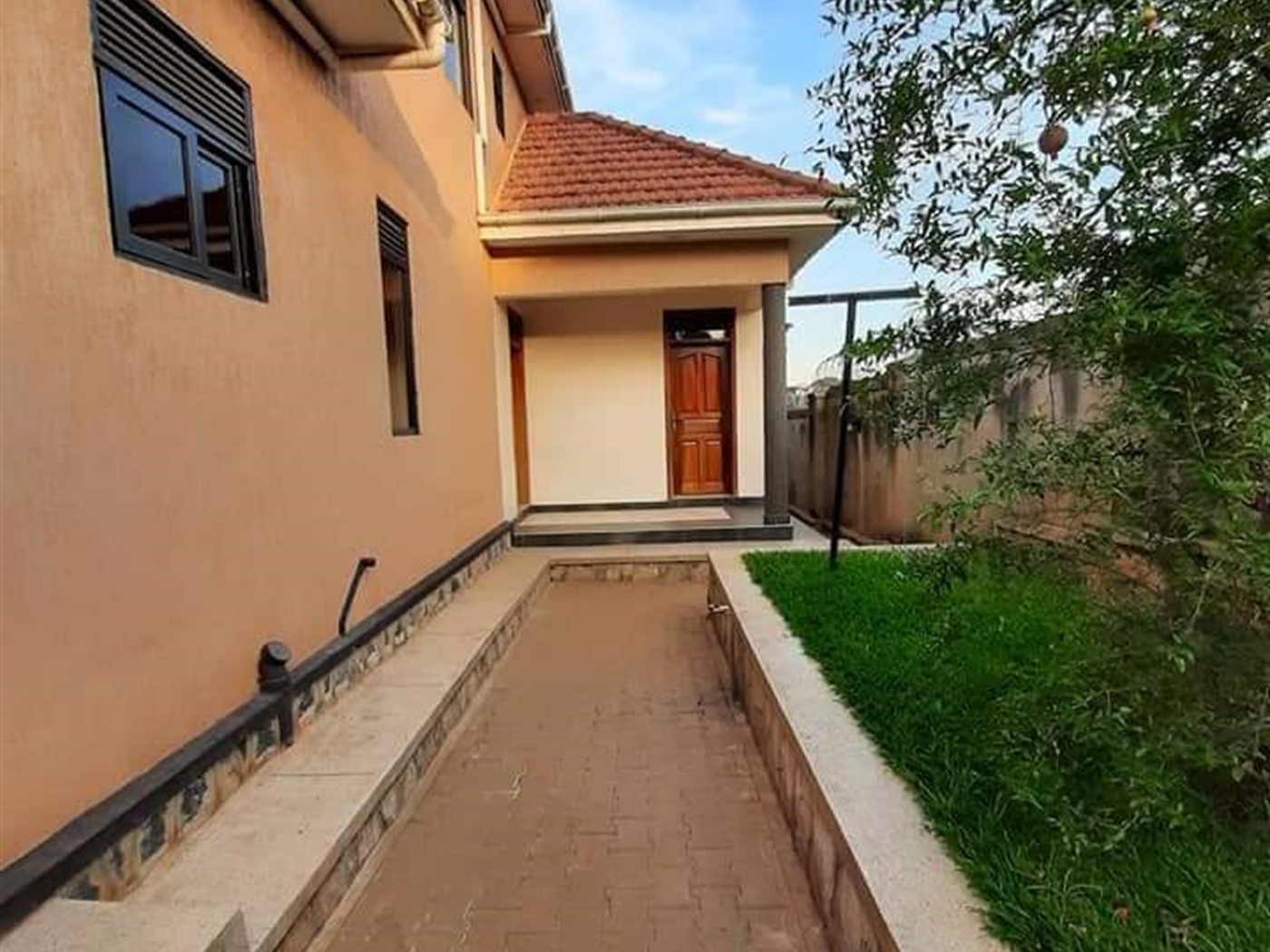 Storeyed house for rent in Kira Wakiso