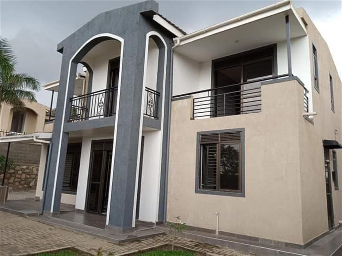 Storeyed house for rent in Kireka Wakiso