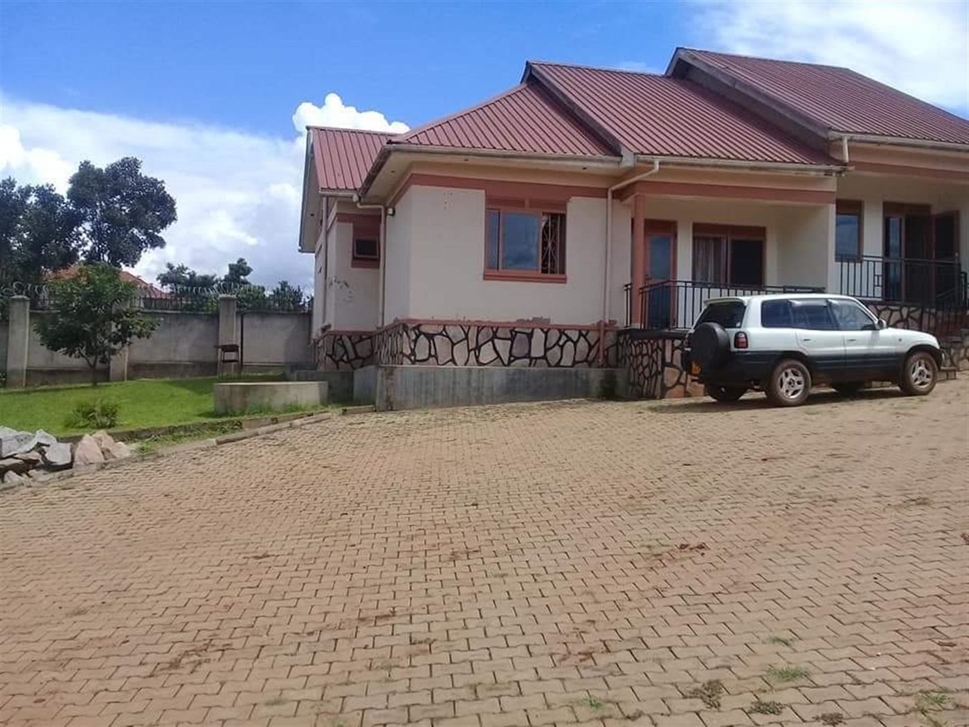 Semi Detached for rent in Komamboga Kampala