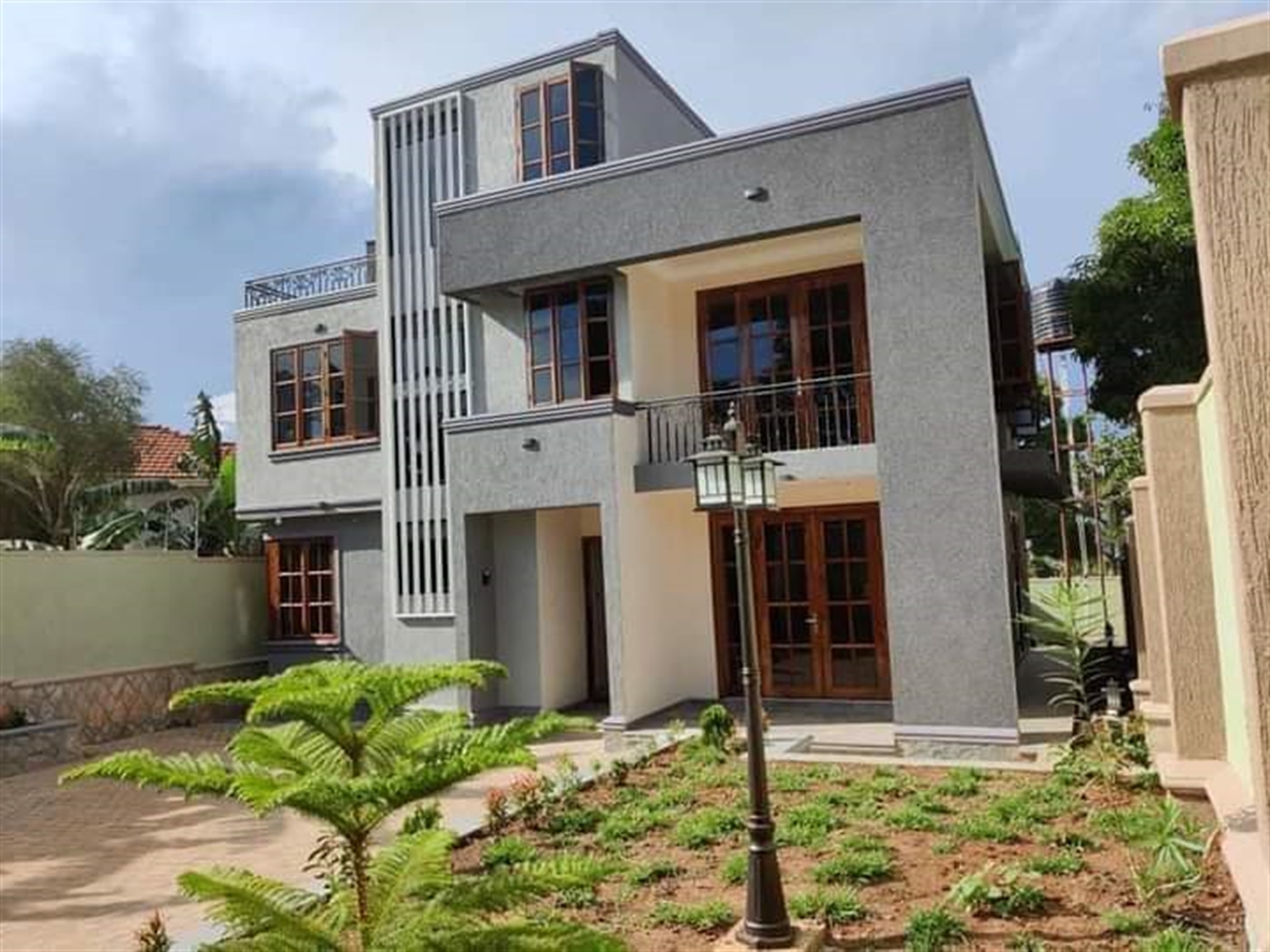 Storeyed house for sale in Munyonyo Kampala