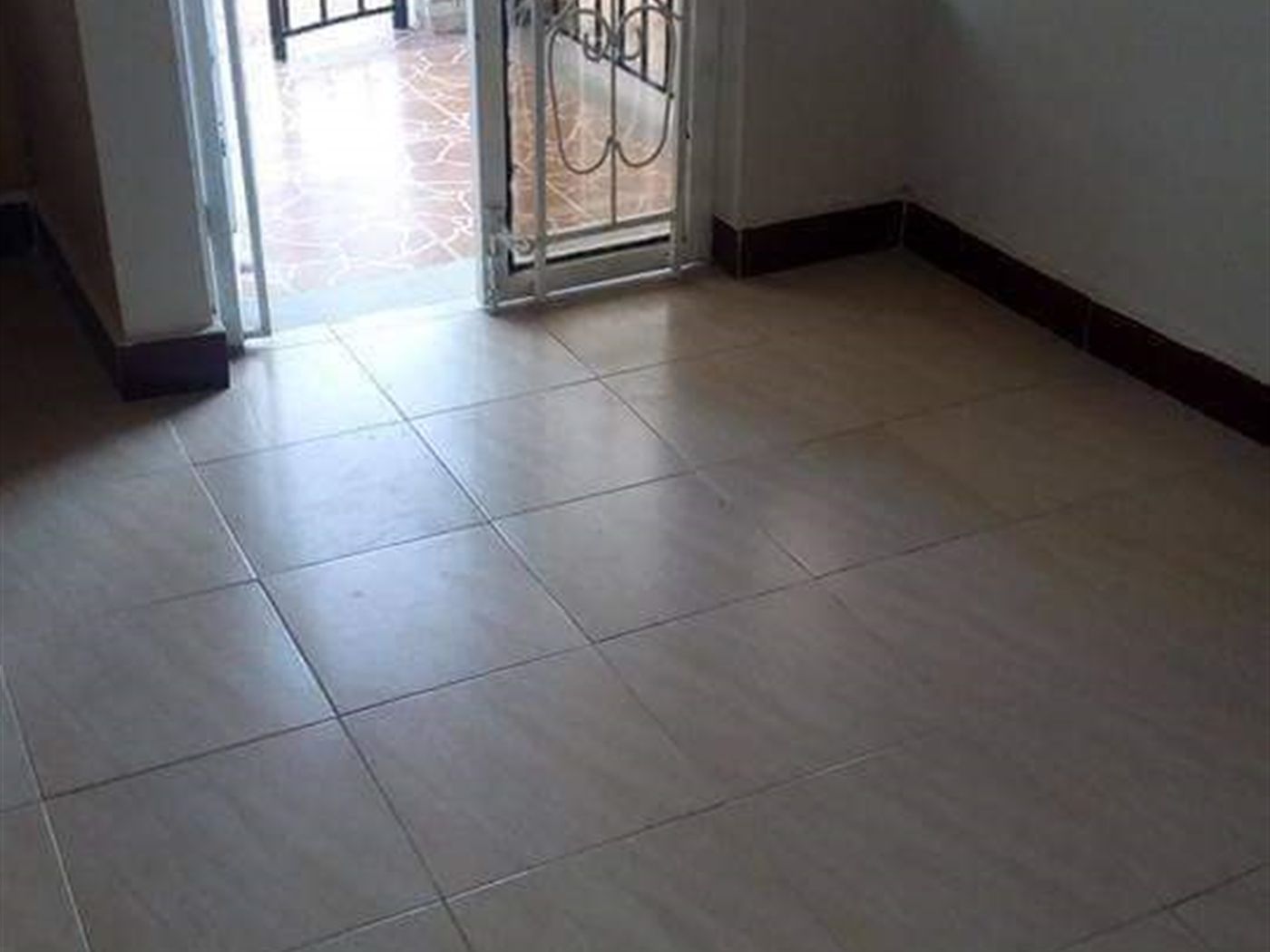 Semi Detached for rent in Kiwaatule Kampala