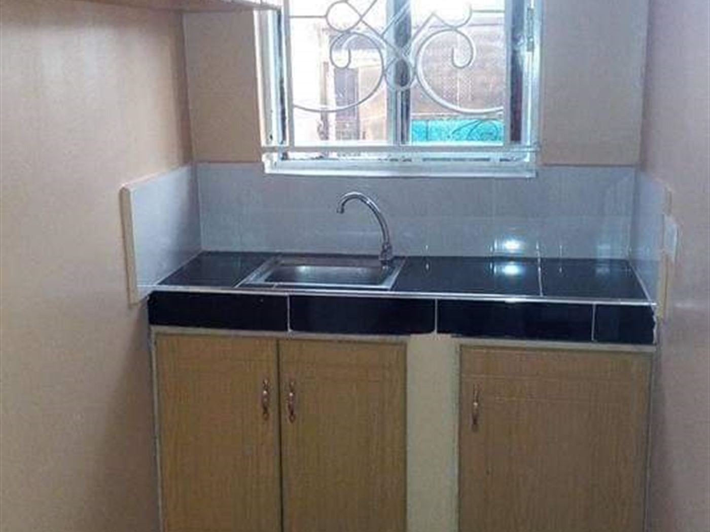 Semi Detached for rent in Kiwaatule Kampala