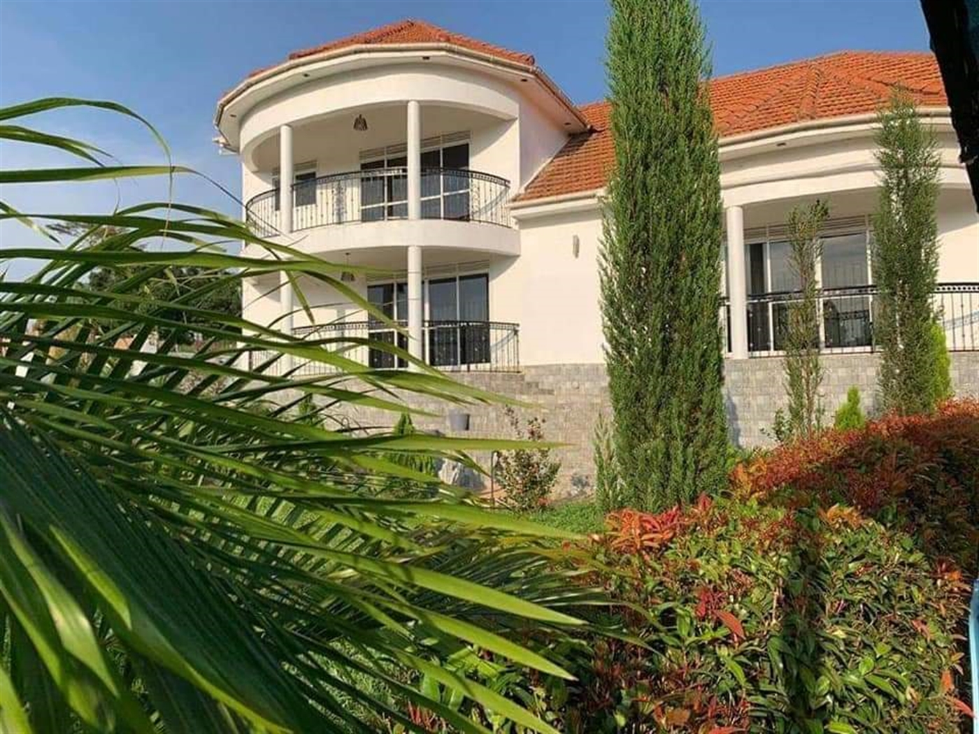 Mansion for sale in Bwebajja Wakiso