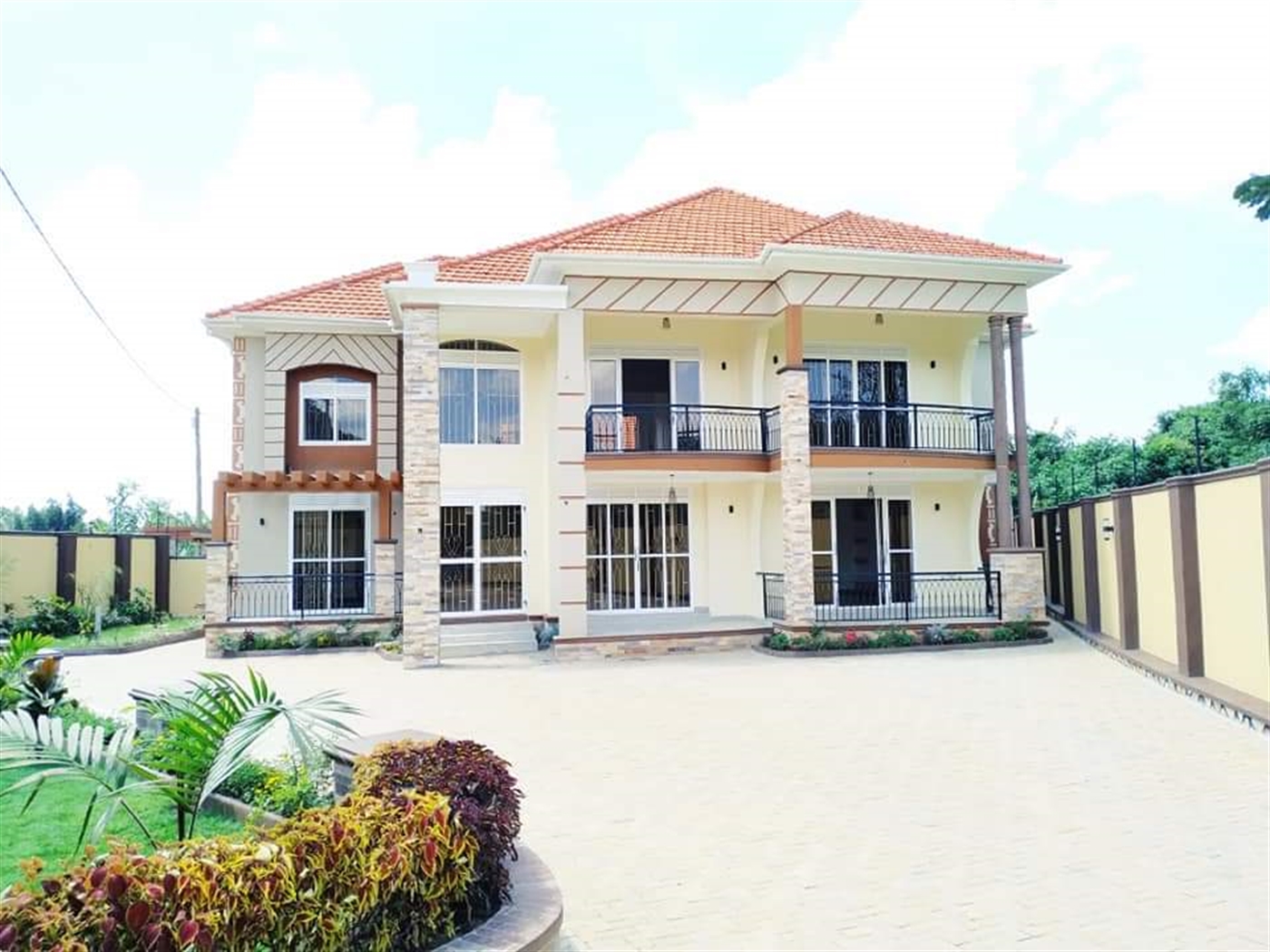 Storeyed house for sale in Kiwaatule Kampala