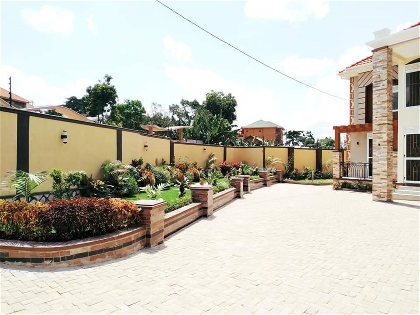 Storeyed house for sale in Kiwaatule Kampala