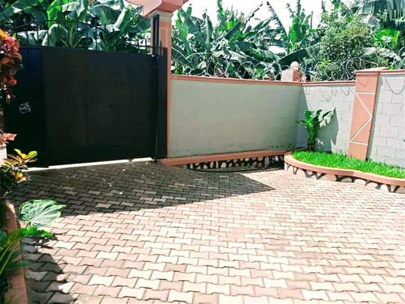 Duplex for sale in Entebbe Kampala