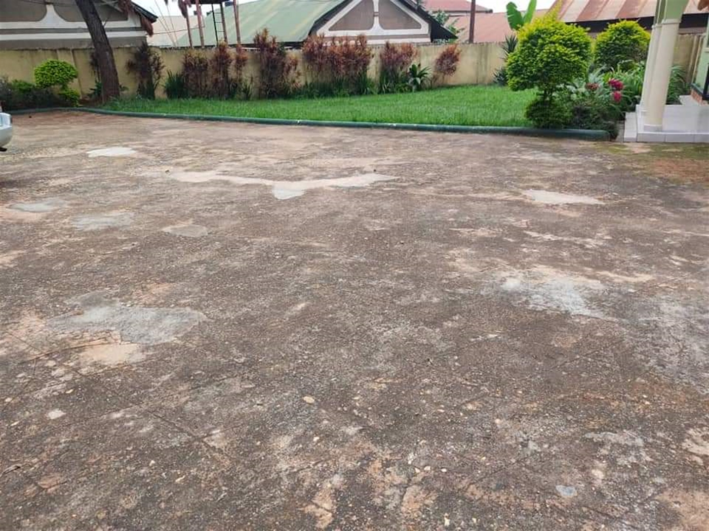 Bungalow for sale in Kiwaatule Kampala