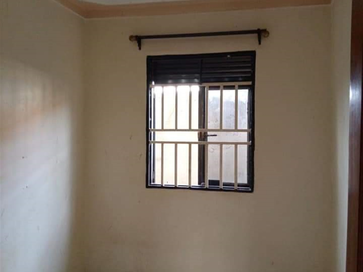 Semi Detached for rent in Kulambilo Kampala