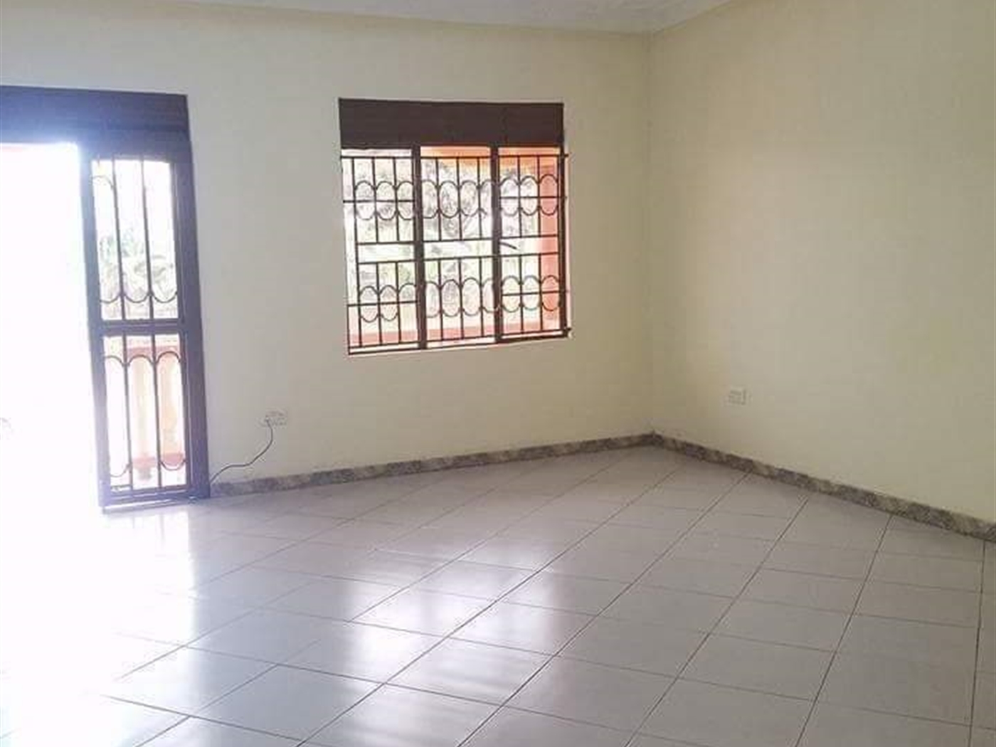 Semi Detached for rent in Kulambilo Kampala