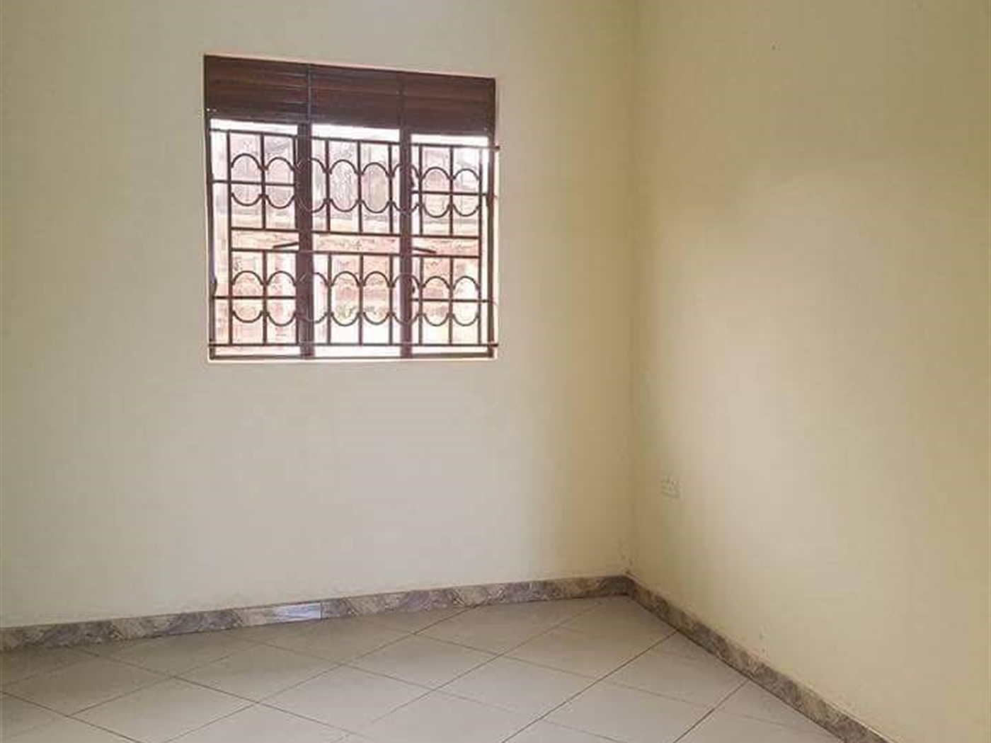 Semi Detached for rent in Kulambilo Kampala