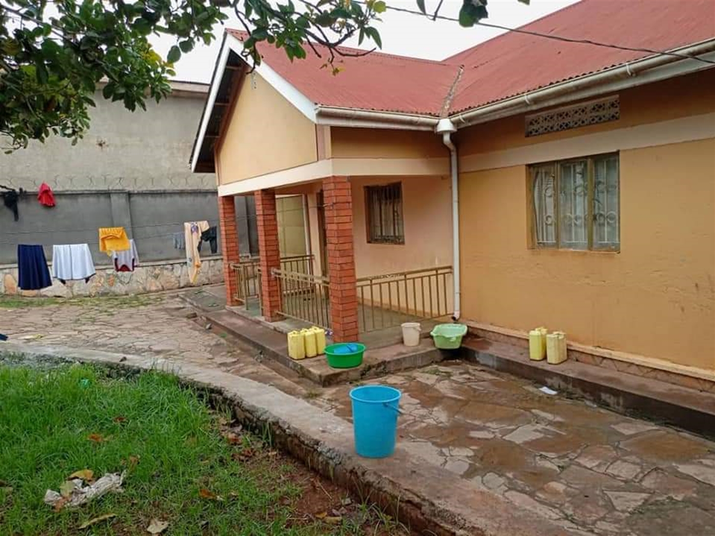 Bungalow for sale in Makindye Kampala