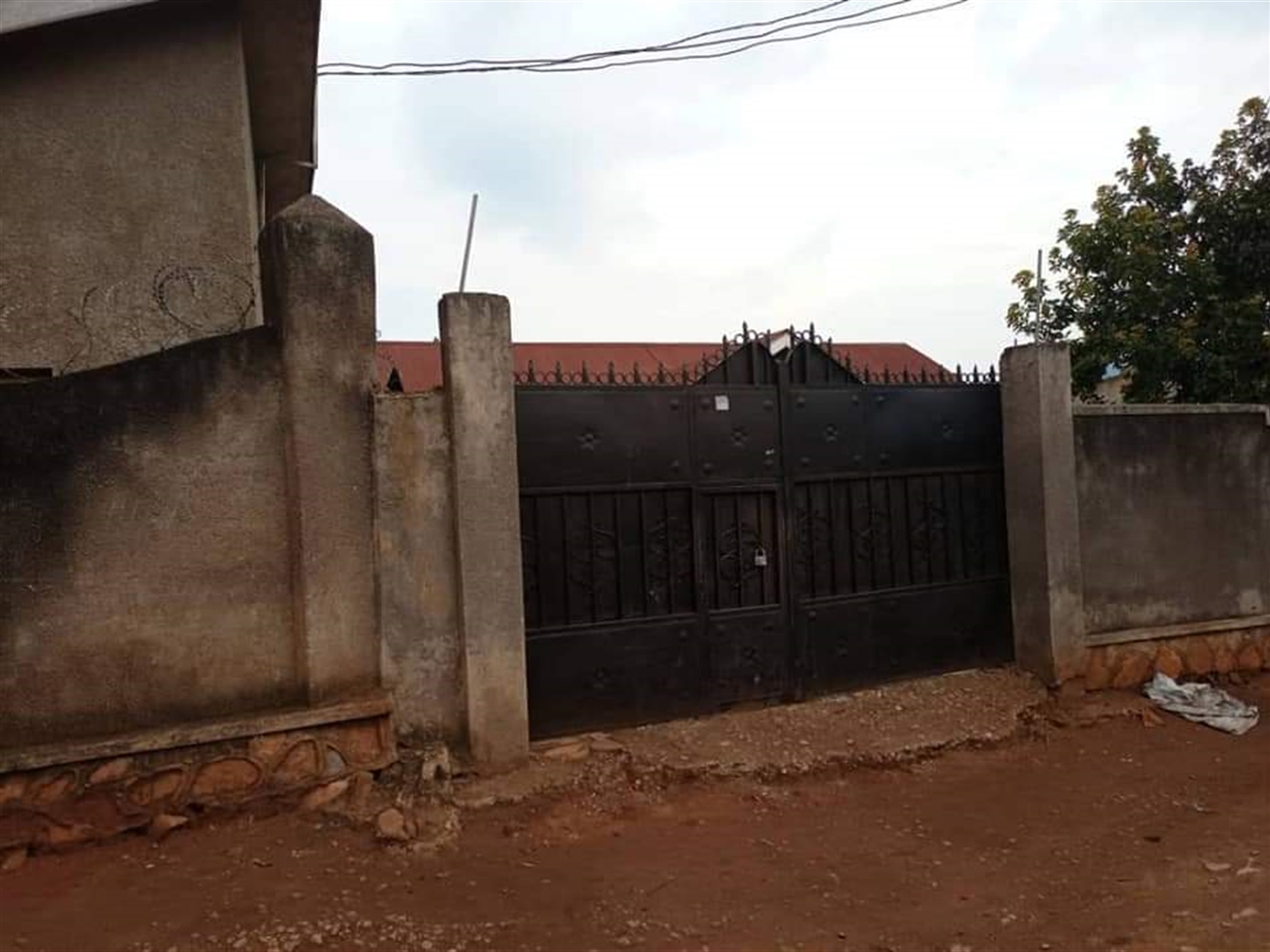 Bungalow for sale in Makindye Kampala