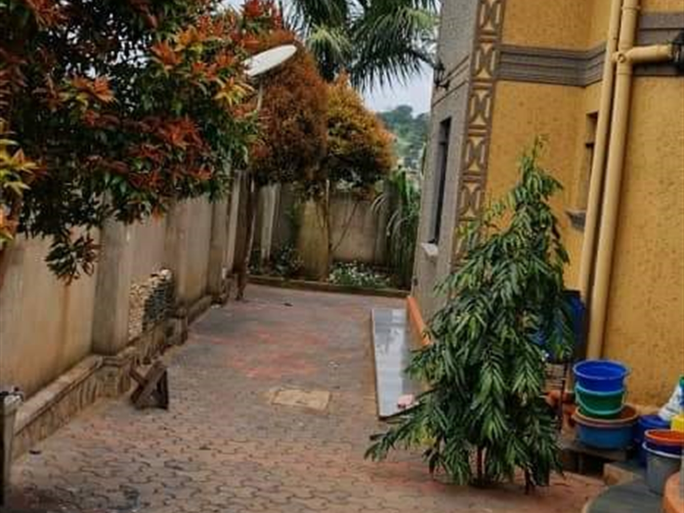 Storeyed house for sale in Kitende Wakiso