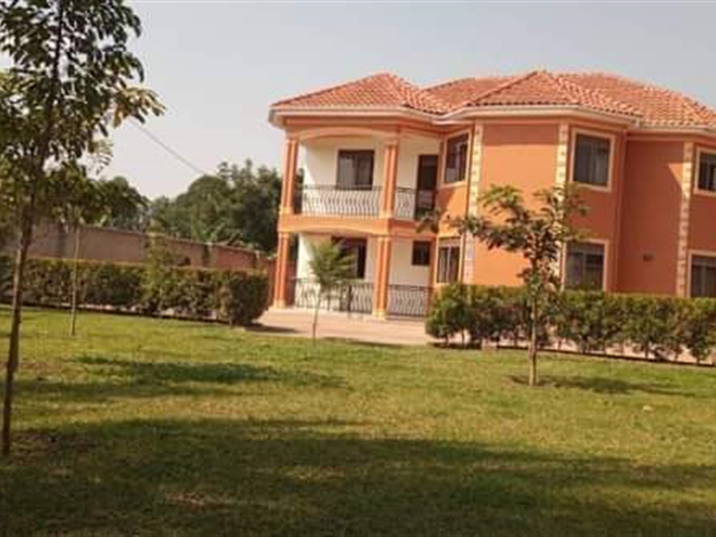 Mansion for sale in Busukuma Wakiso