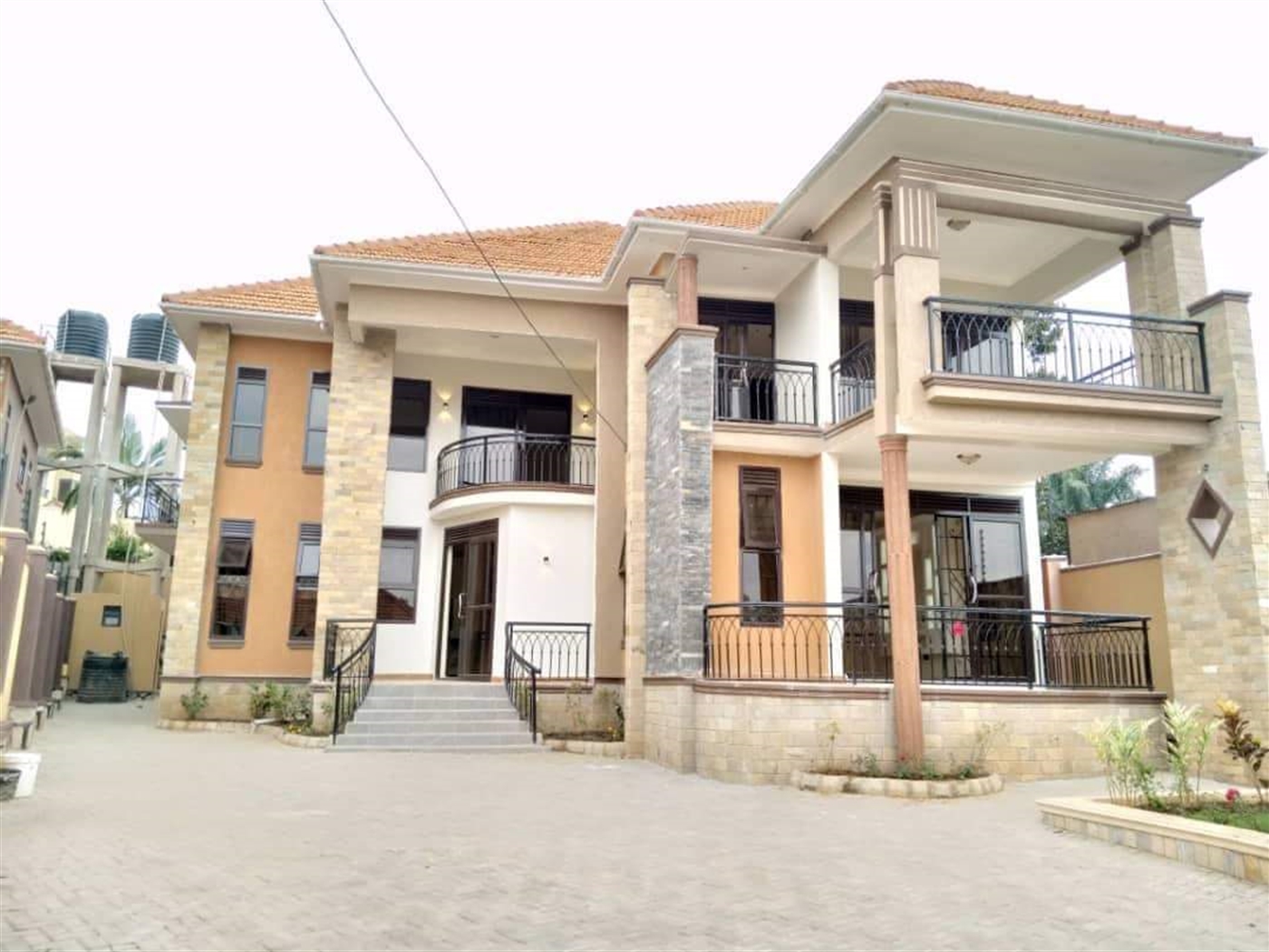 Mansion for sale in Kiwaatule Kampala