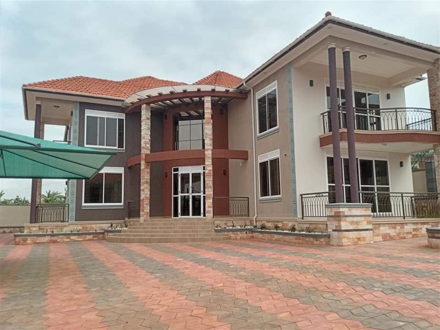 Mansion for sale in Bwebajja Kampala