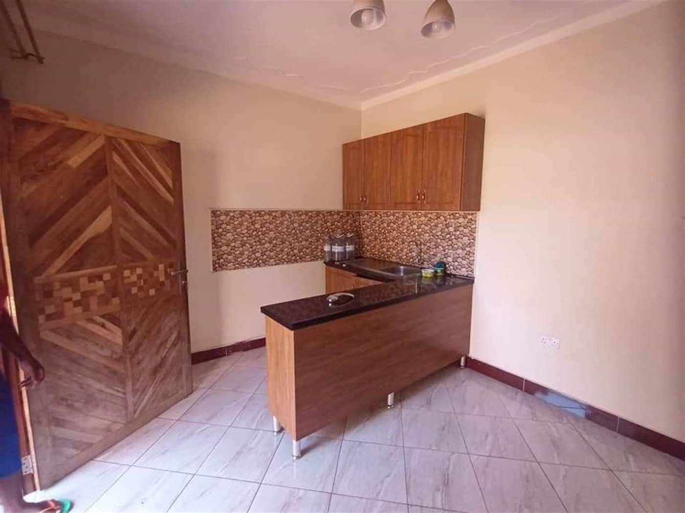 Semi Detached for rent in Salaama Kampala