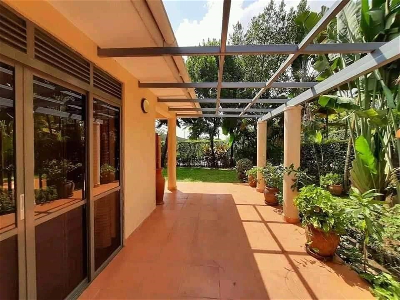 Bungalow for rent in Munyonyo Kampala